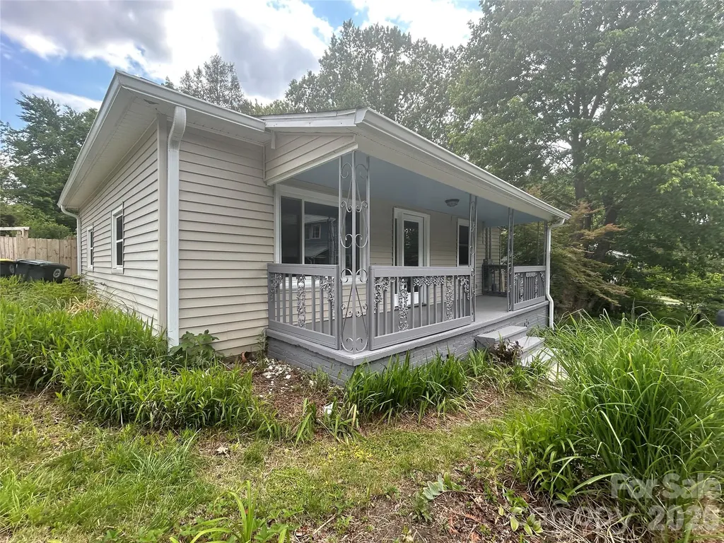 12 Penley Avenue Asheville NC 28804