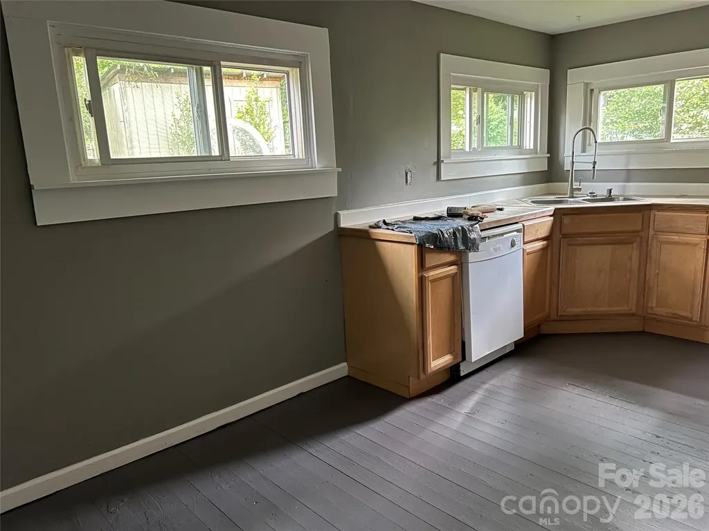 12 Penley Avenue Asheville NC 28804