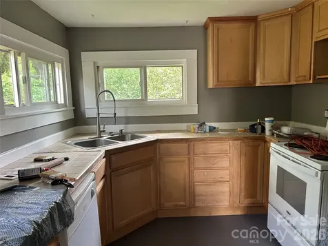 12 Penley Avenue Asheville NC 28804