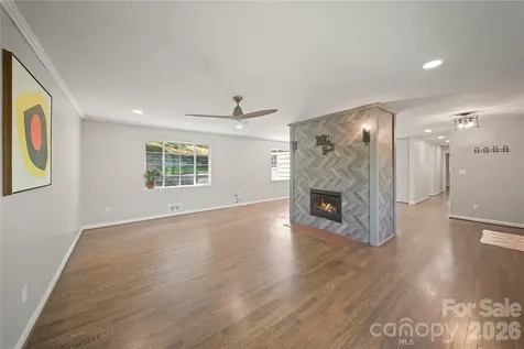 24 Warwick Place Asheville NC 28804