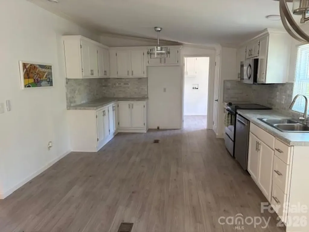 2659 Deertrack Drive Connelly Springs NC 28612