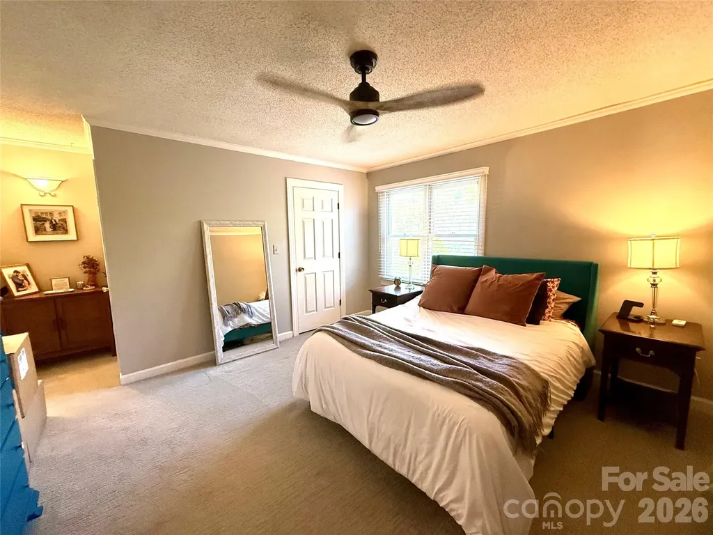 2705 North Center Street NW Hickory NC 28601