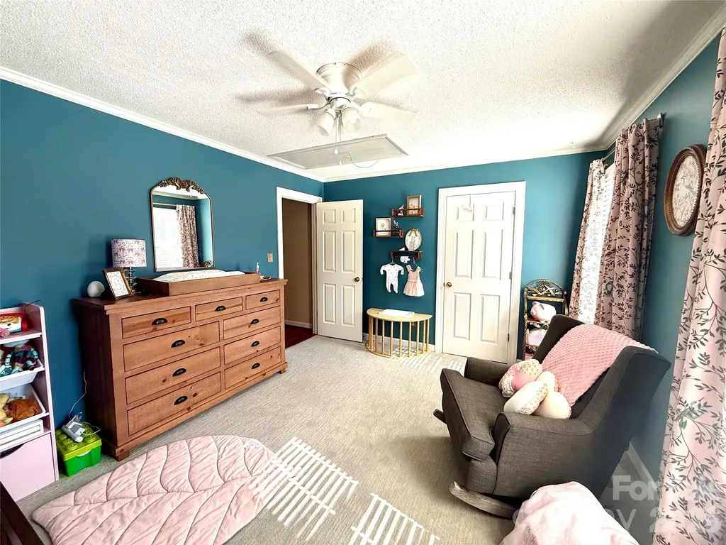 2705 North Center Street NW Hickory NC 28601