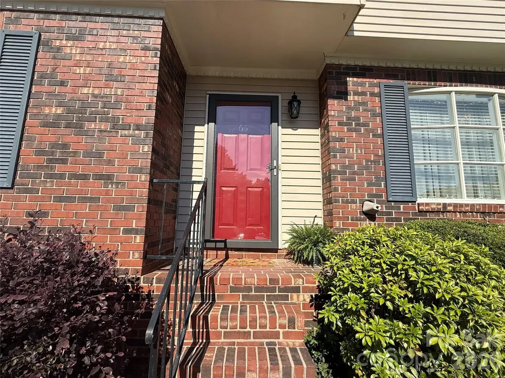2705 North Center Street NW Hickory NC 28601