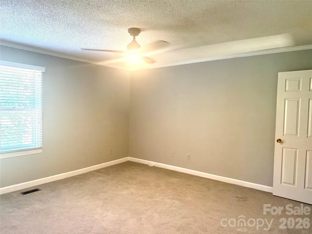 2705 North Center Street NW Hickory NC 28601