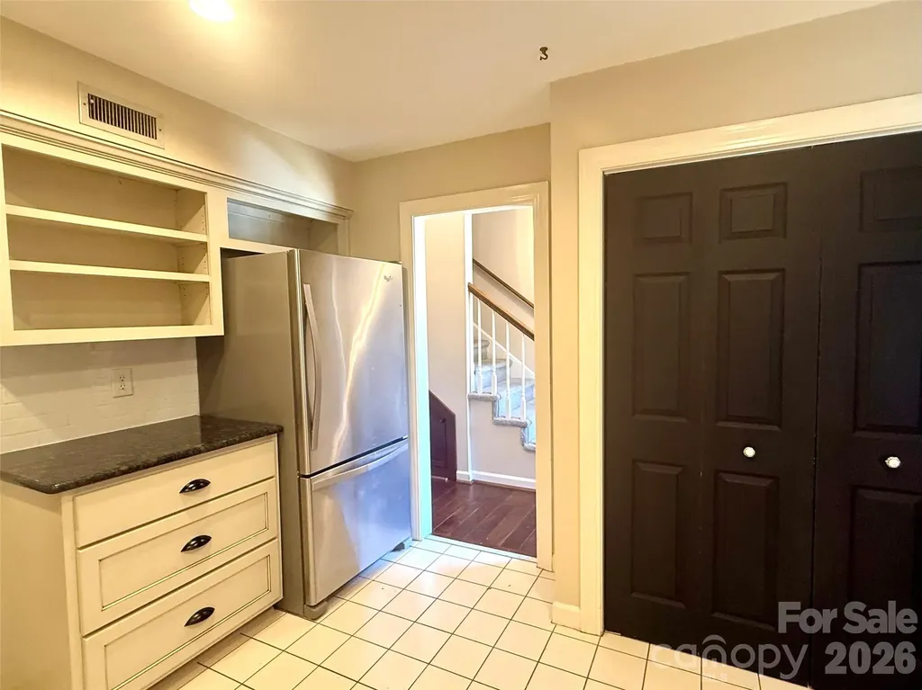 2705 North Center Street NW Hickory NC 28601
