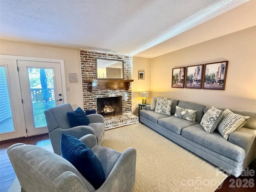 2705 North Center Street NW Hickory NC 28601