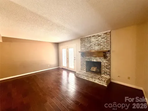 2705 North Center Street NW Hickory NC 28601