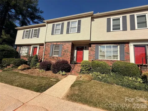 2705 North Center Street NW Hickory NC 28601