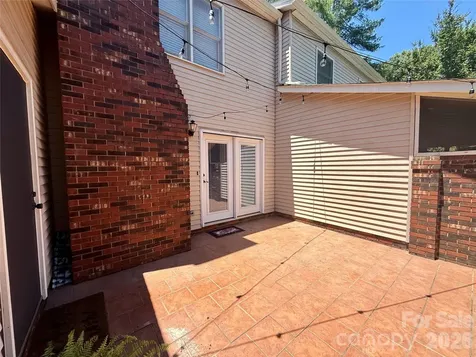 2705 North Center Street NW Hickory NC 28601