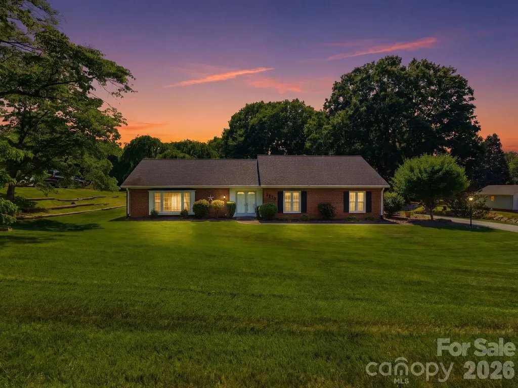1020 Longreen Drive Kernersville NC 27284