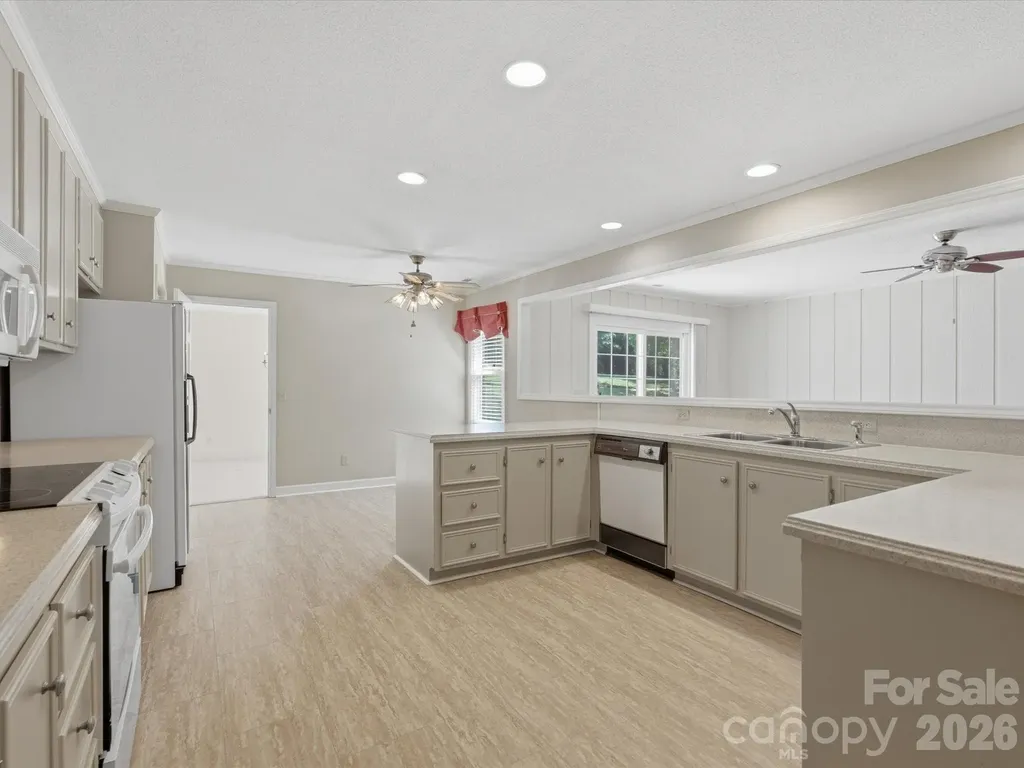 1020 Longreen Drive Kernersville NC 27284