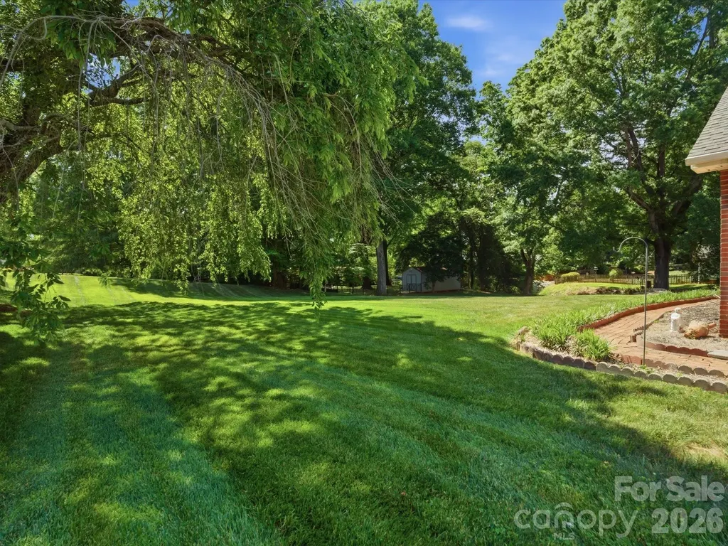 1020 Longreen Drive Kernersville NC 27284