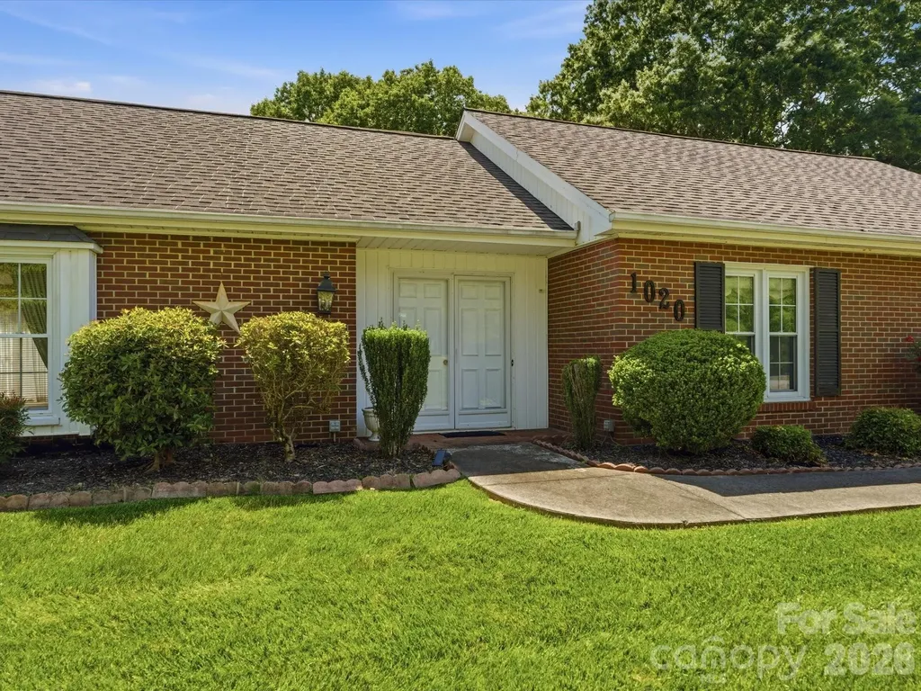 1020 Longreen Drive Kernersville NC 27284