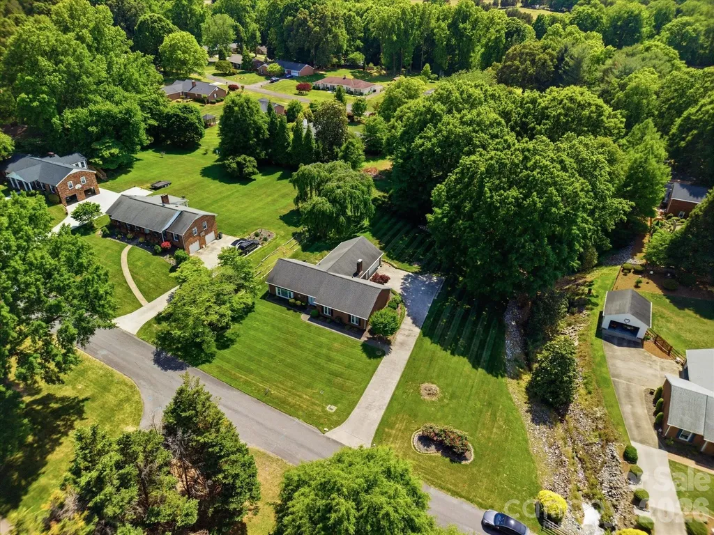 1020 Longreen Drive Kernersville NC 27284