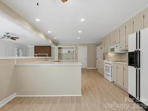 1020 Longreen Drive Kernersville NC 27284