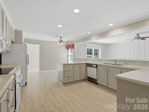 1020 Longreen Drive Kernersville NC 27284