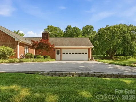 1020 Longreen Drive Kernersville NC 27284