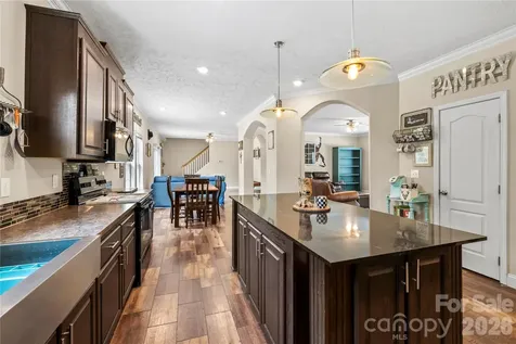 111 Robin Street Hendersonville NC 28739