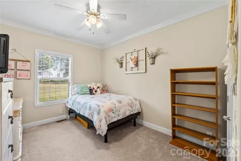 111 Robin Street Hendersonville NC 28739