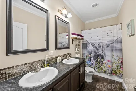 111 Robin Street Hendersonville NC 28739