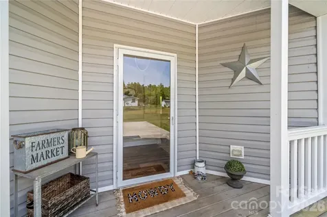 111 Robin Street Hendersonville NC 28739