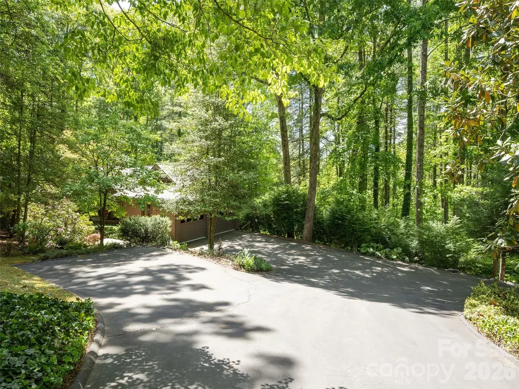 227 Estate Drive Hendersonville NC 28739