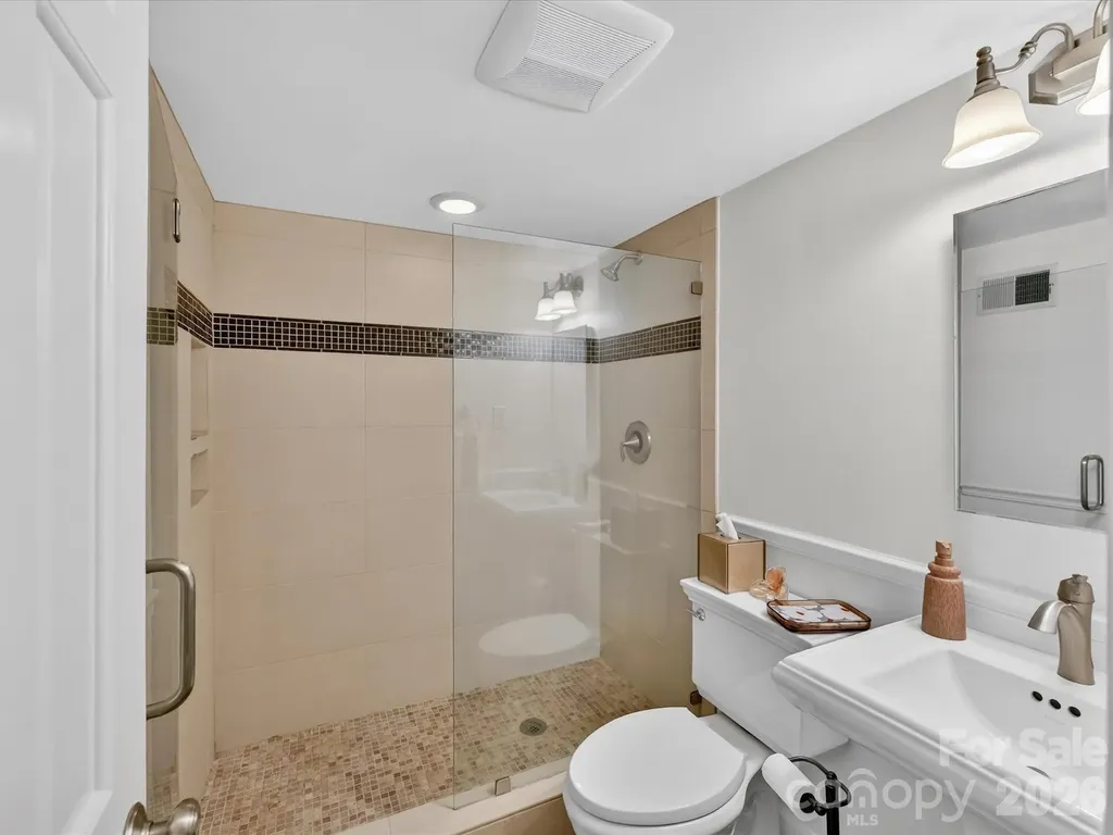 3719 Huckleberry Road Charlotte NC 28210