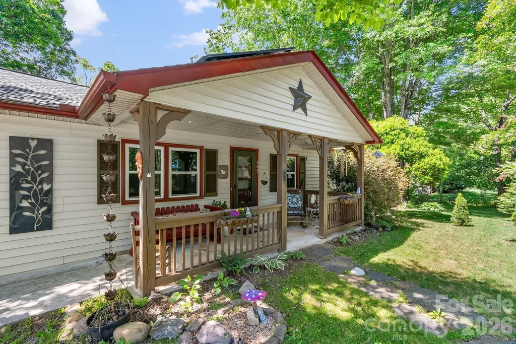 105 7th Street Black Mountain NC 28711