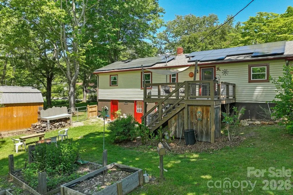 105 7th Street Black Mountain NC 28711