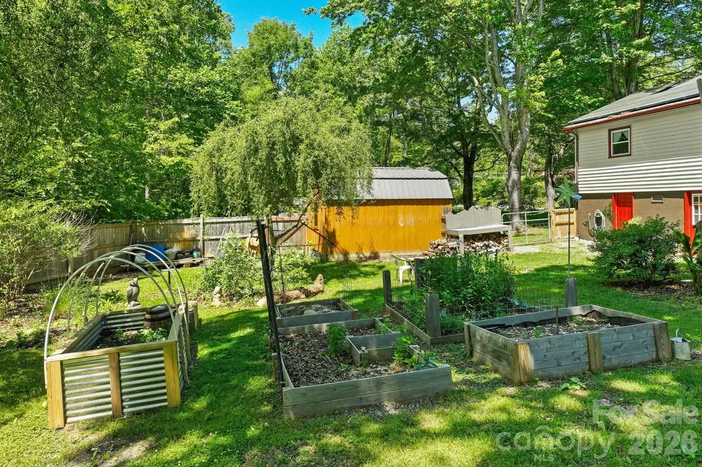 105 7th Street Black Mountain NC 28711