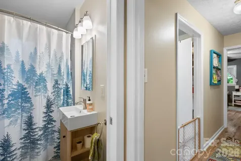 105 7th Street Black Mountain NC 28711