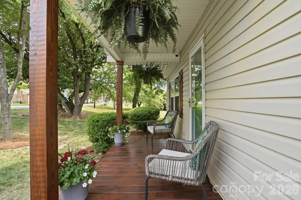 215 W Dallas Road Stanley NC 28164