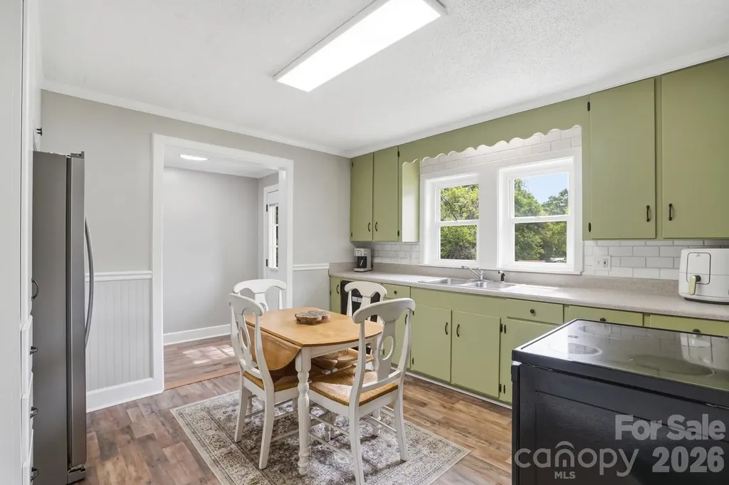 215 W Dallas Road Stanley NC 28164