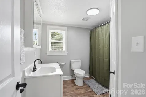 215 W Dallas Road Stanley NC 28164