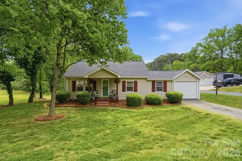 215 W Dallas Road Stanley NC 28164