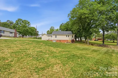 215 W Dallas Road Stanley NC 28164