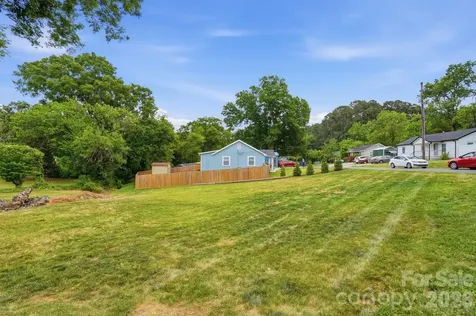 215 W Dallas Road Stanley NC 28164