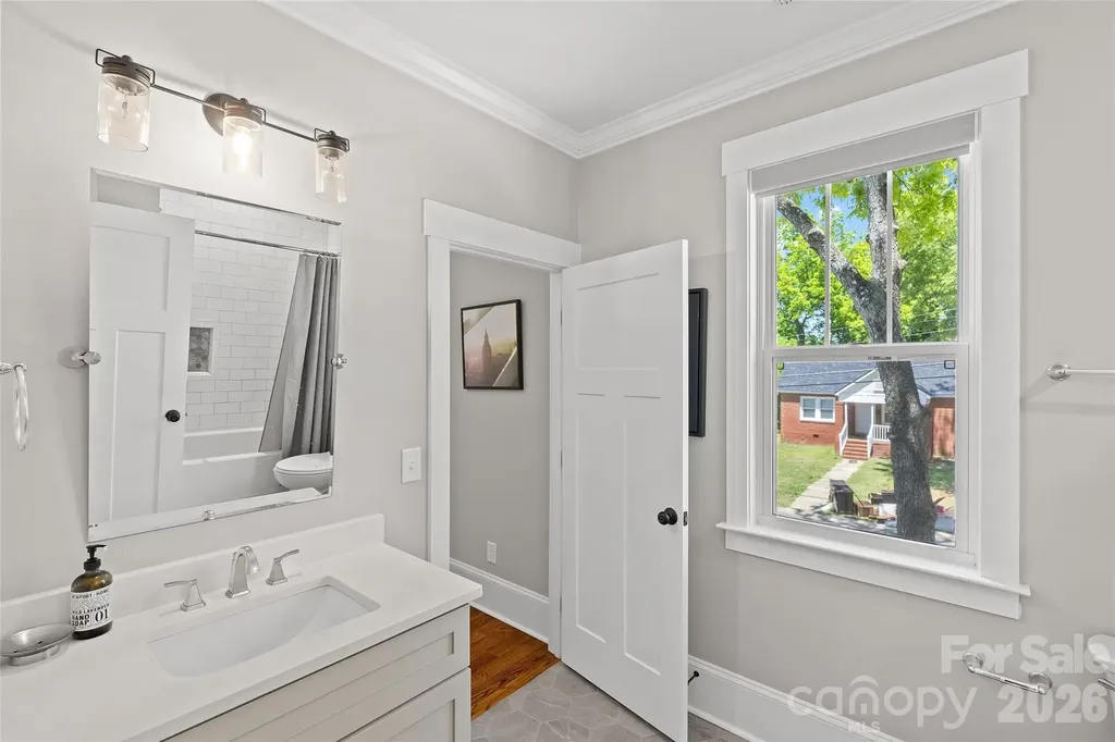 2315 Dundeen Street Charlotte NC 28216