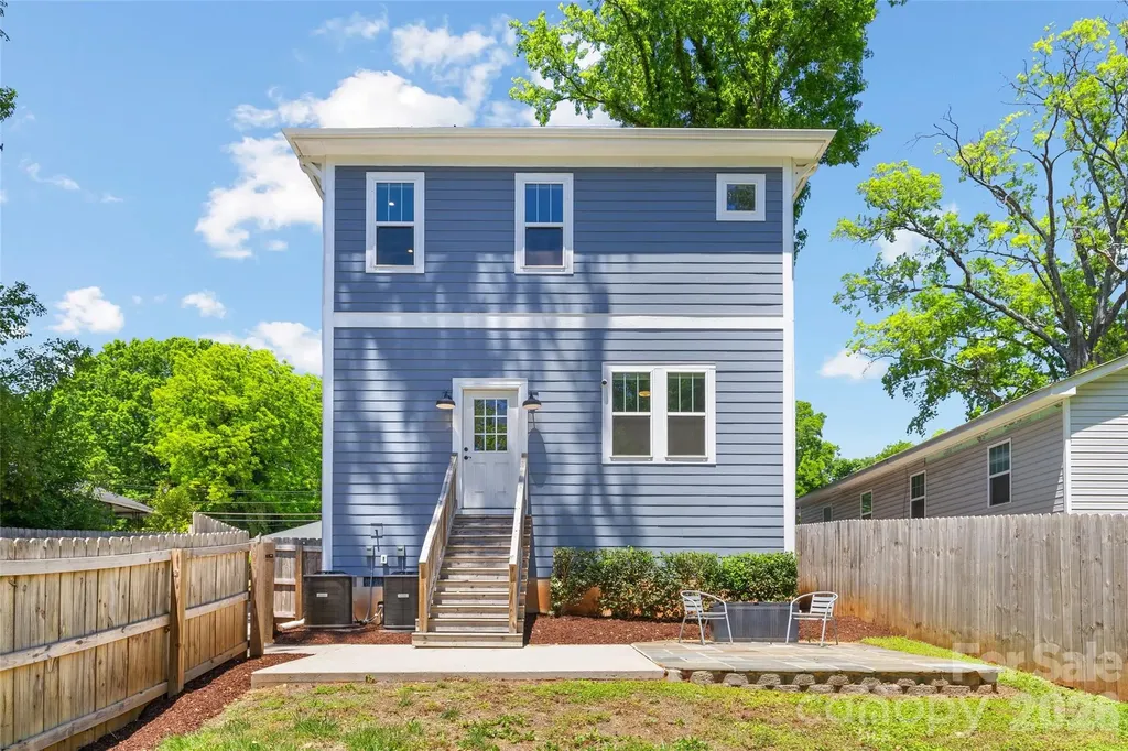 2315 Dundeen Street Charlotte NC 28216