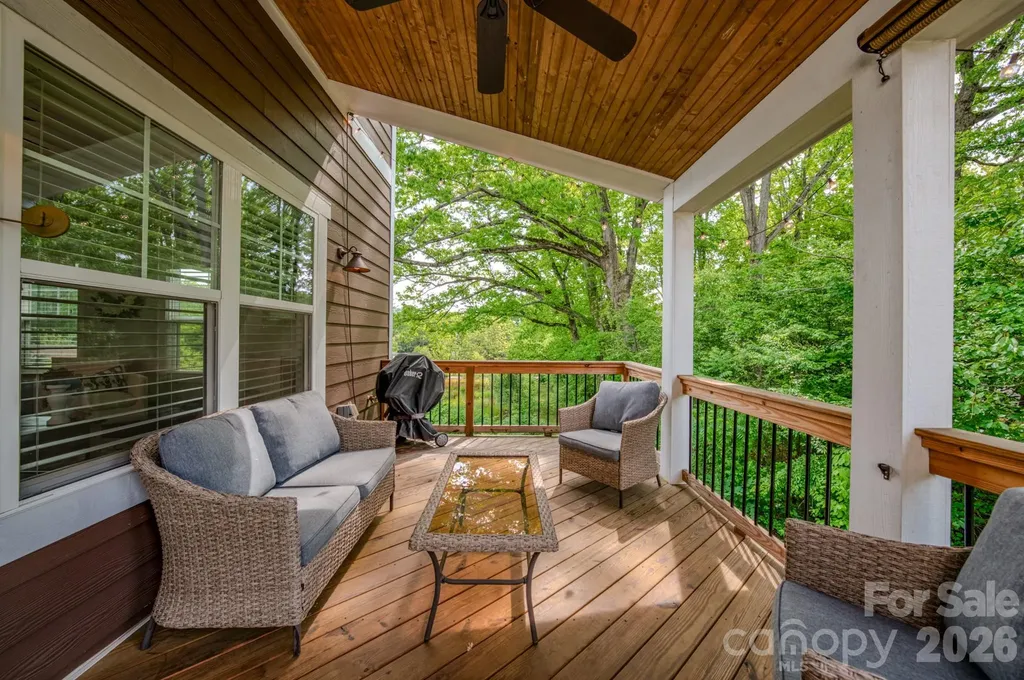 15 Tudor Way Black Mountain NC 28711