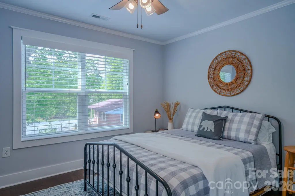15 Tudor Way Black Mountain NC 28711
