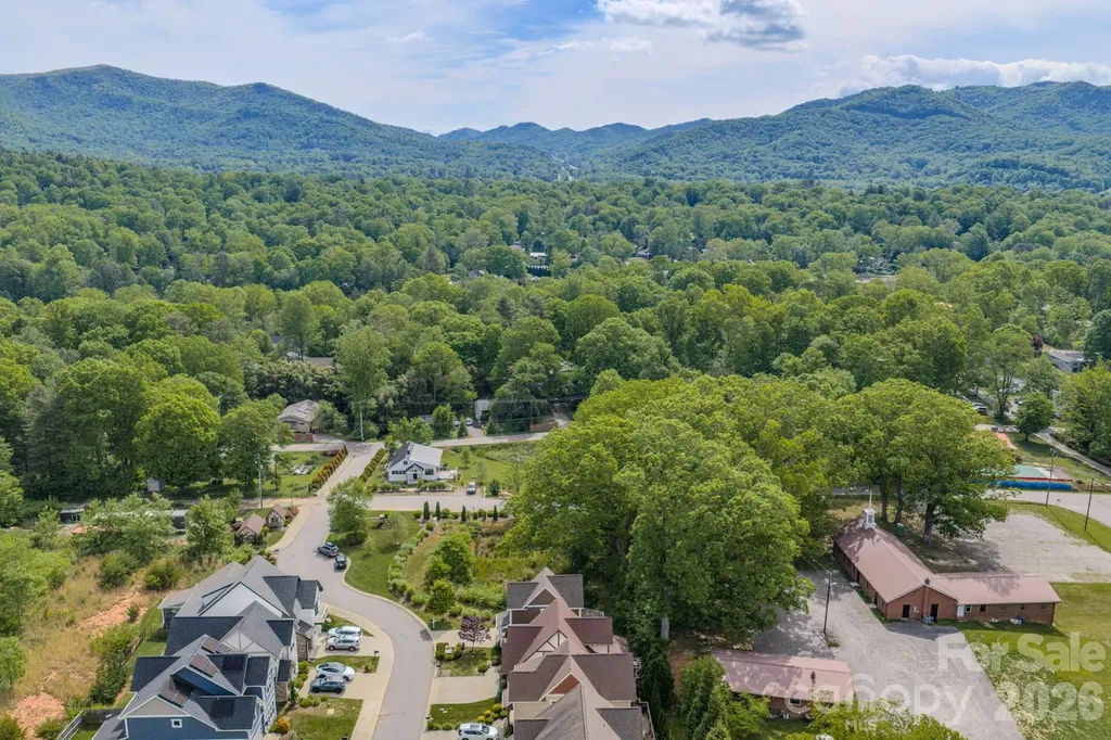 15 Tudor Way Black Mountain NC 28711