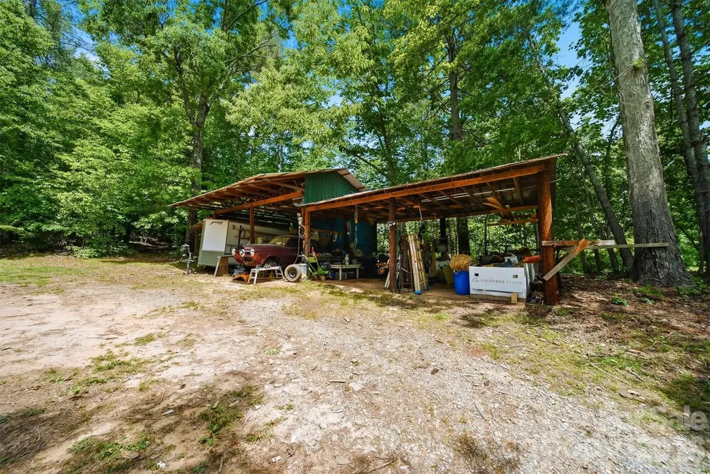 3497 Blue Creek Road Lenoir NC 28645