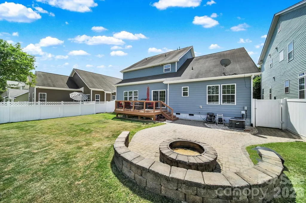 16416 Leavitt Lane Davidson NC 28036