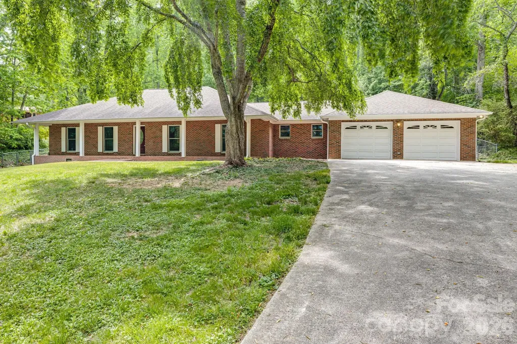 35 Byrd Road Candler NC 28715