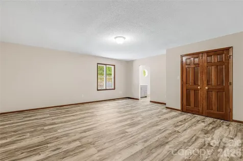 35 Byrd Road Candler NC 28715