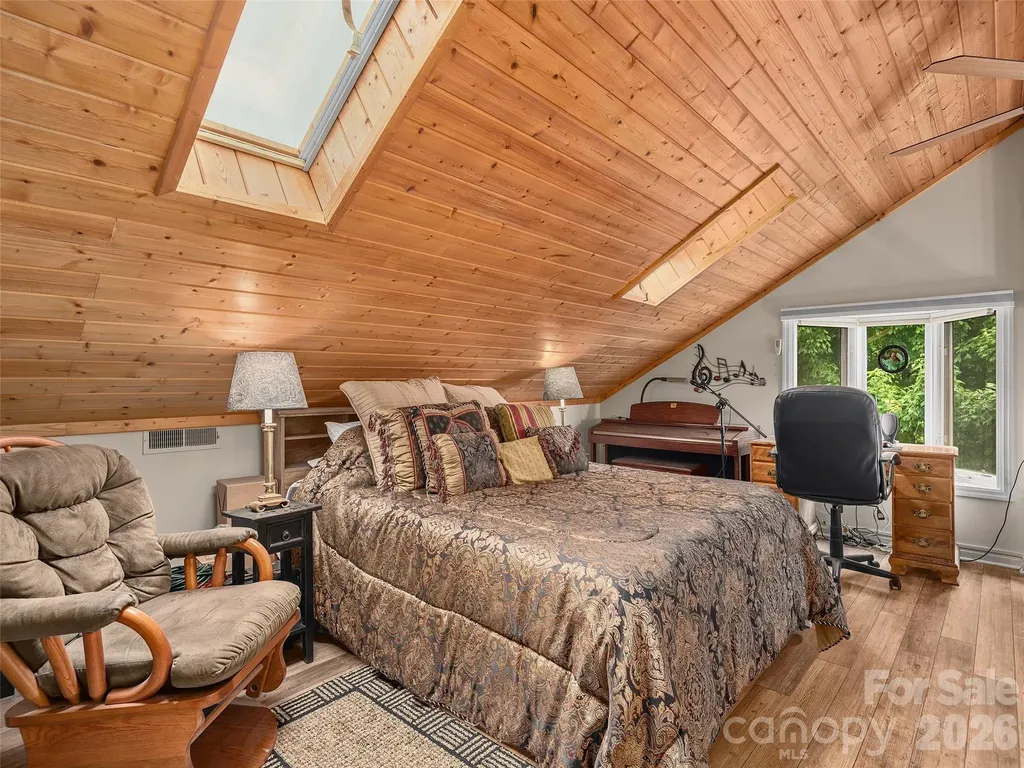 503 Fleetwood Plaza Laurel Park NC 28739