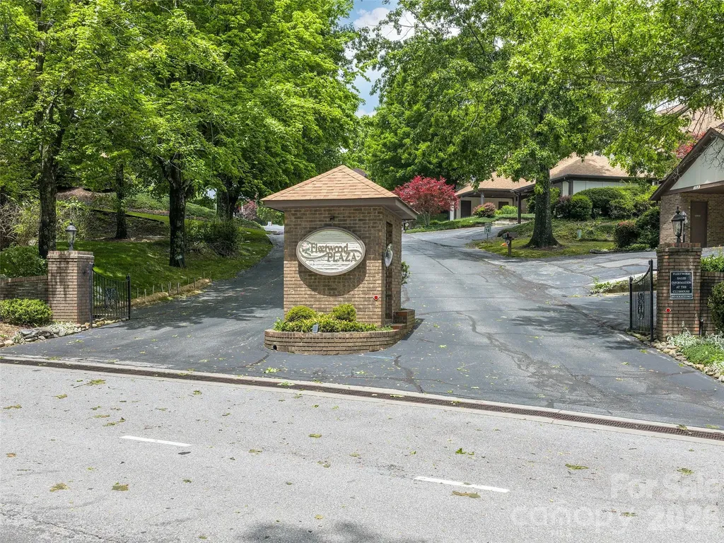 503 Fleetwood Plaza Laurel Park NC 28739