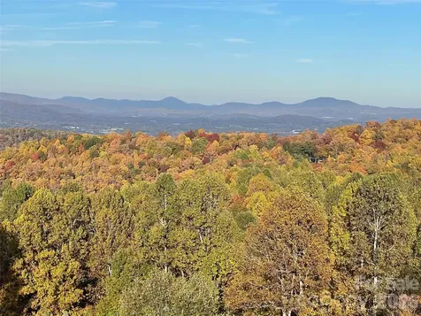 503 Fleetwood Plaza Laurel Park NC 28739